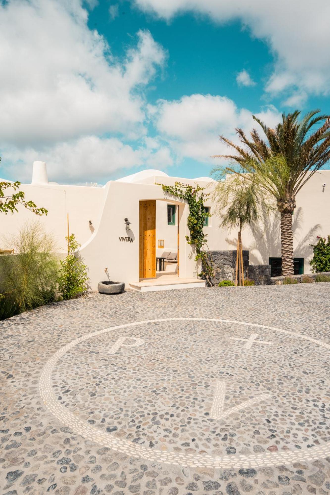 Patina Vivera Estate Santorini Villa Pyrgos Kallistis